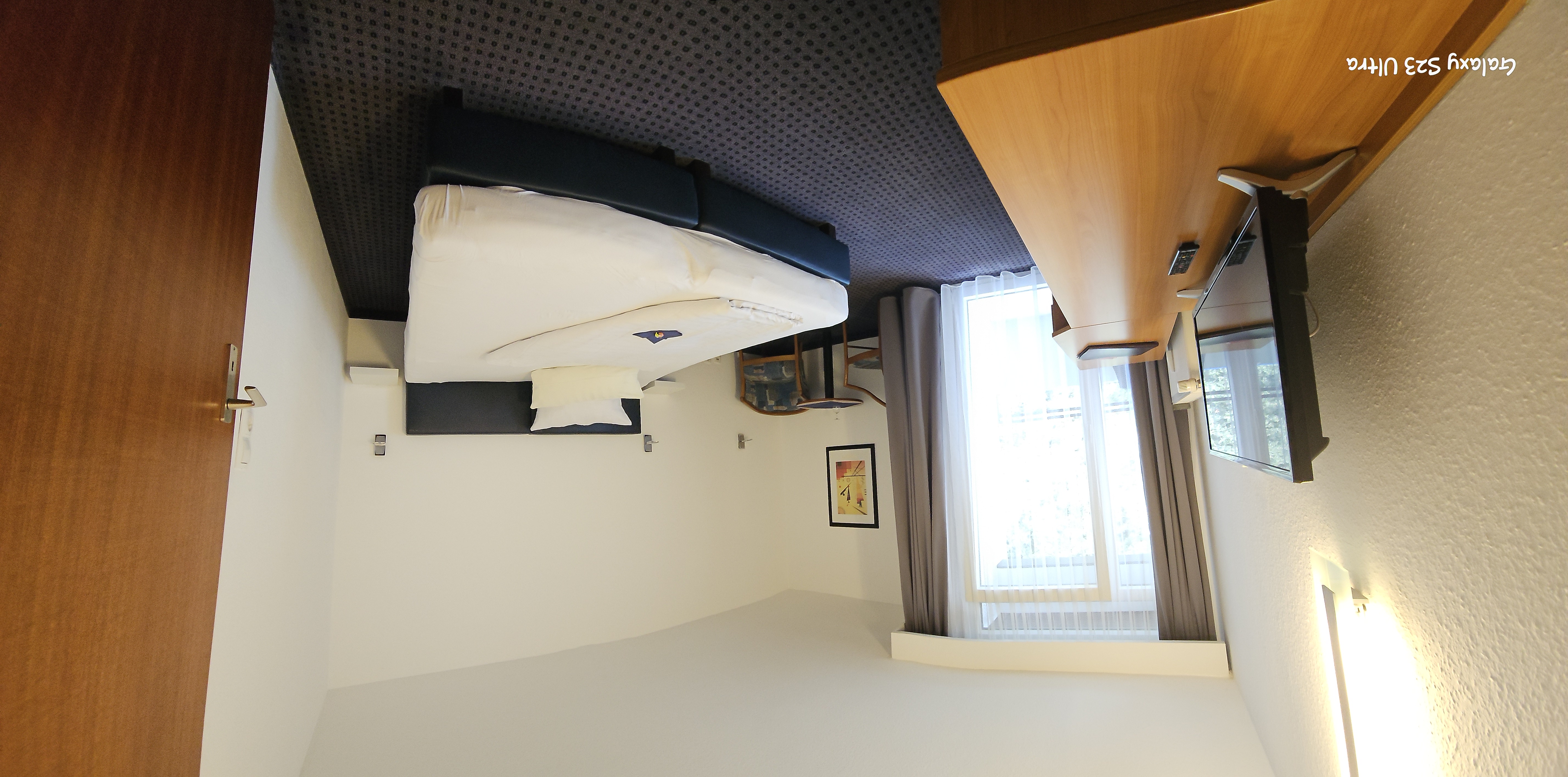 Einzelzimmer mit Balkon